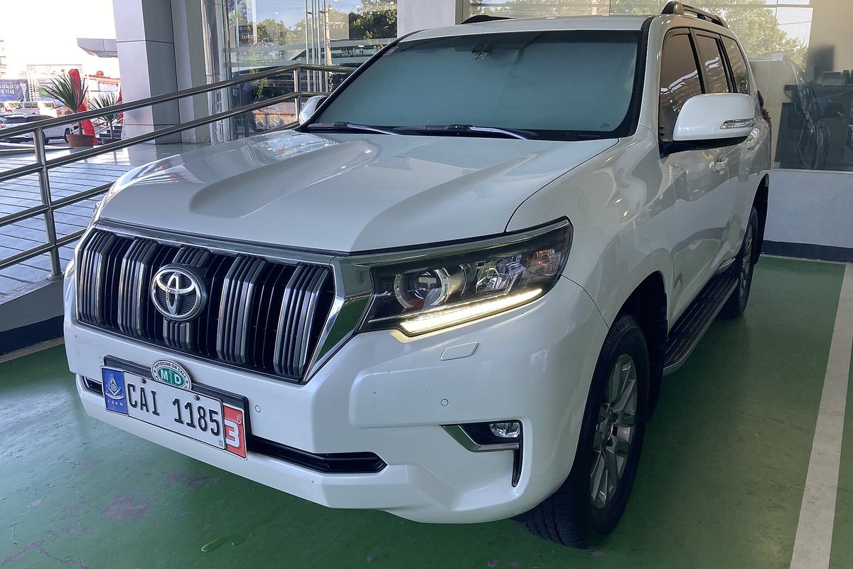 Toyota Land Cruiser Prado 4x4 SUV